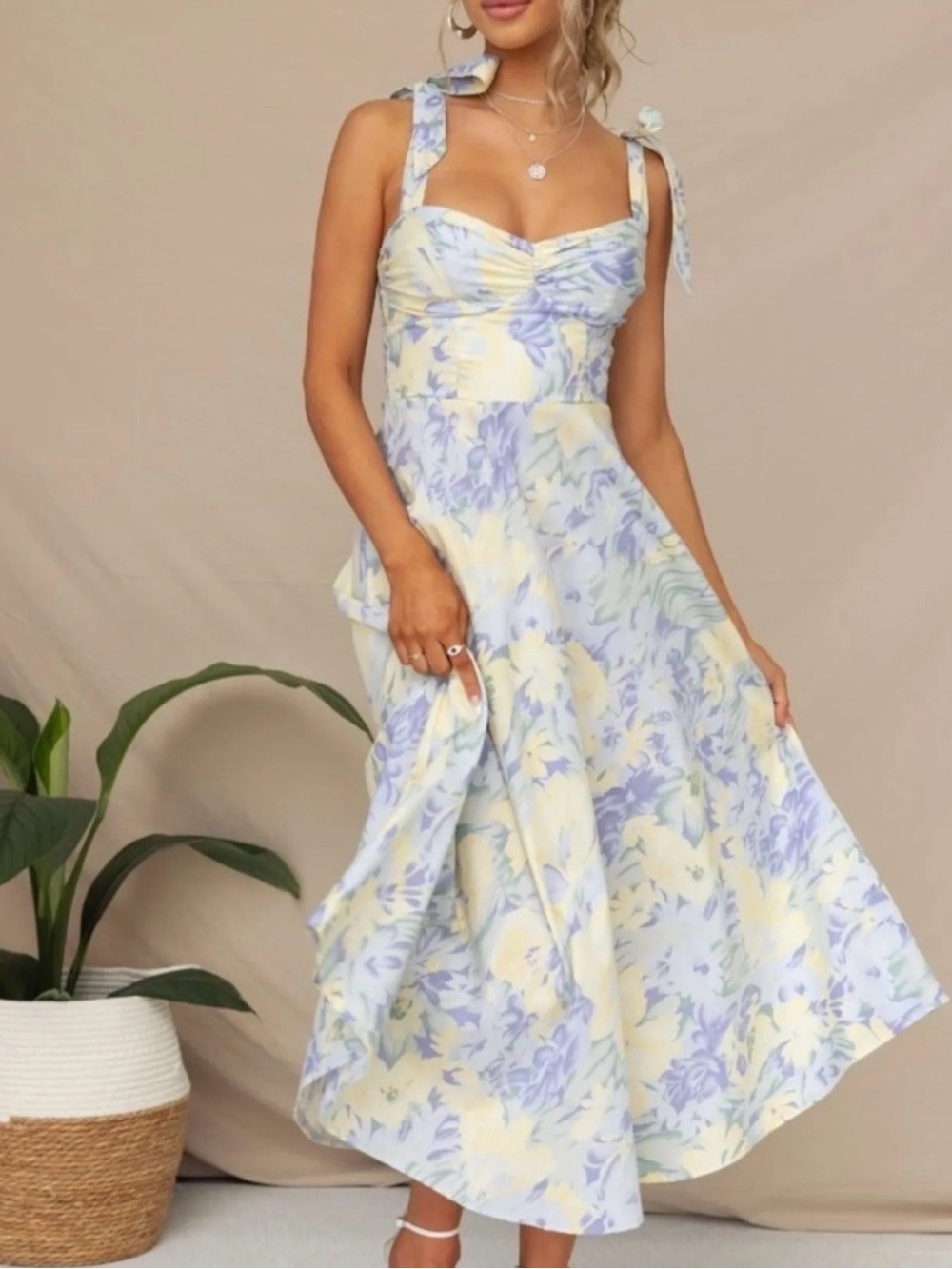 NWT Selfie Leslie Sweet Pea Floral Tie-Shoulder Midi Dress
